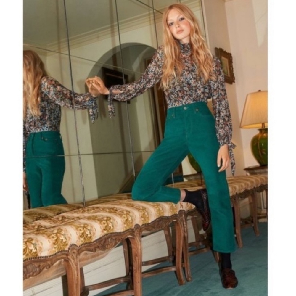 LEVI’S Wedgie Straight green corduroy pants | size 27